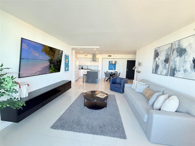 Apartment for sale  Unit #909 - photo 6684145