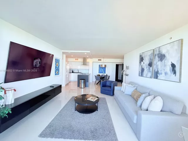 2-bedroom condo for sale in Miami Beach - 90 Alton Rd 909 - MondialRealty