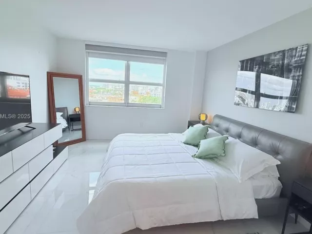 2-bedroom condo for sale in Miami Beach - 90 Alton Rd 909 - MondialRealty