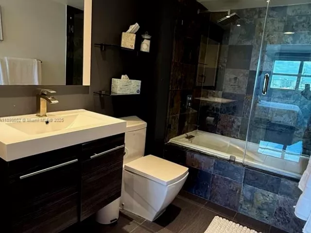 2-bedroom condo for sale in Miami Beach - 90 Alton Rd 909 - MondialRealty