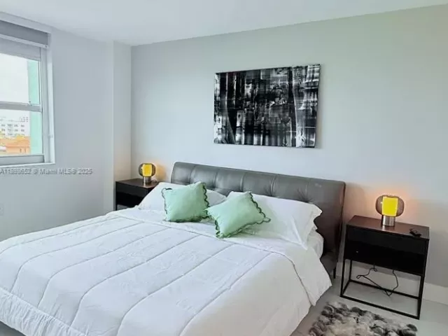 2-bedroom condo for sale in Miami Beach - 90 Alton Rd 909 - MondialRealty