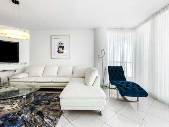 Apartment for rent  Unit # - photo 7493172