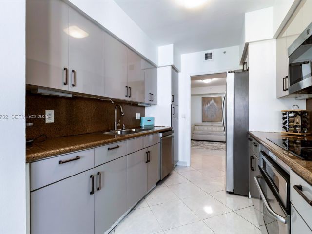 Apartment for rent  Unit # - photo 7493177