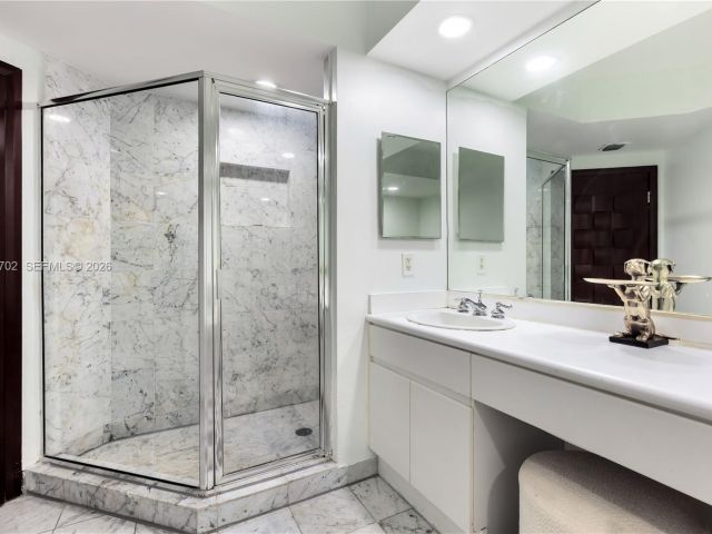 Apartment for rent  Unit # - photo 7493180