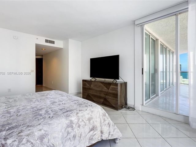 Apartment for rent  Unit # - photo 7493183