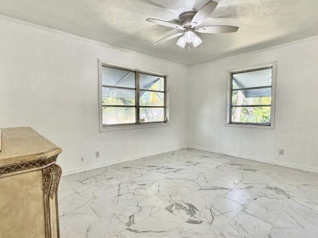 Home for sale at 802 Lytle Street - photo 6676336