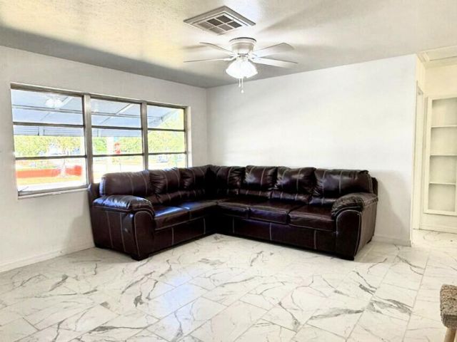 Home for sale at 802 Lytle Street - photo 6676338