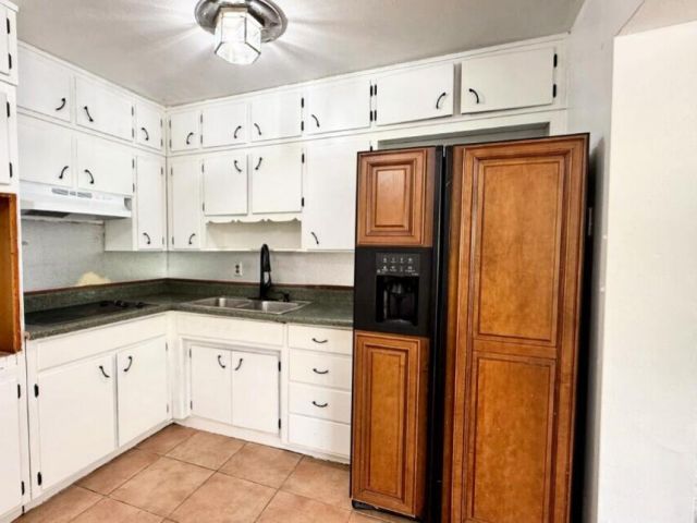 Home for sale at 802 Lytle Street - photo 6676340