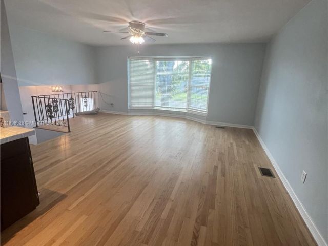 Home for rent at 141 NW 72nd Way 1 - photo 7430749