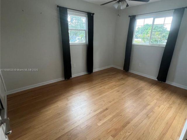 Home for rent at 141 NW 72nd Way 1 - photo 7430756