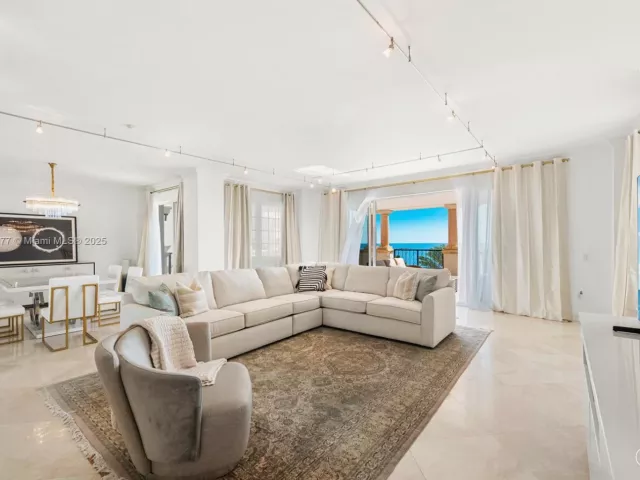 3-bedroom condo for sale in Fisher Island - 7642 Fisher Island Dr 7642 - MondialRealty