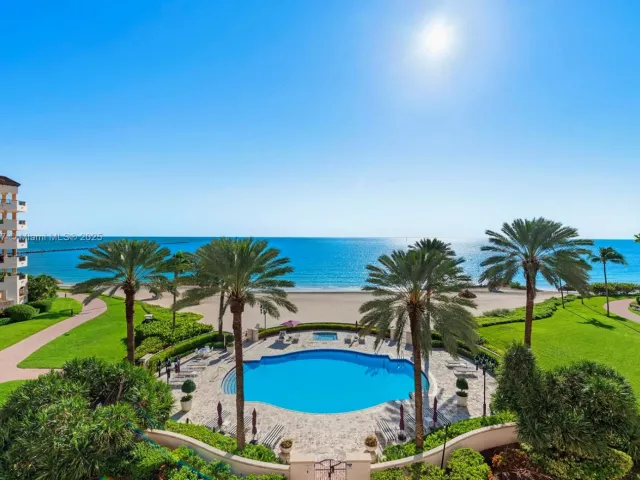 3-bedroom condo for sale in Fisher Island - 7642 Fisher Island Dr 7642 - MondialRealty