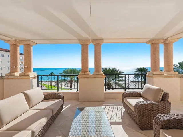 3-bedroom condo for sale in Fisher Island - 7642 Fisher Island Dr 7642 - MondialRealty