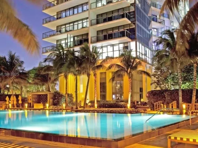 condo for rent in Miami Beach - 2201 Collins Ave 626 - MondialRealty