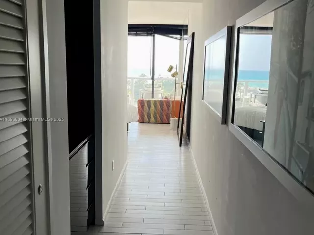 condo for rent in Miami Beach - 2201 Collins Ave 626 - MondialRealty