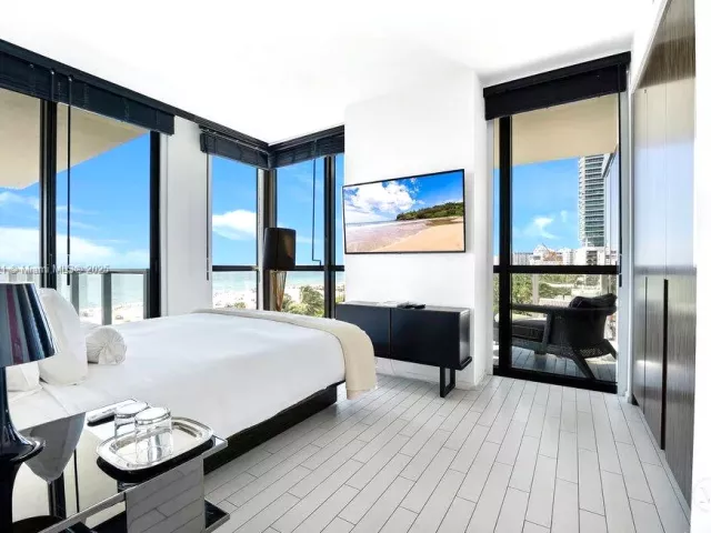 2-bedroom condo for rent in Miami Beach - 2201 Collins Ave 628 - MondialRealty