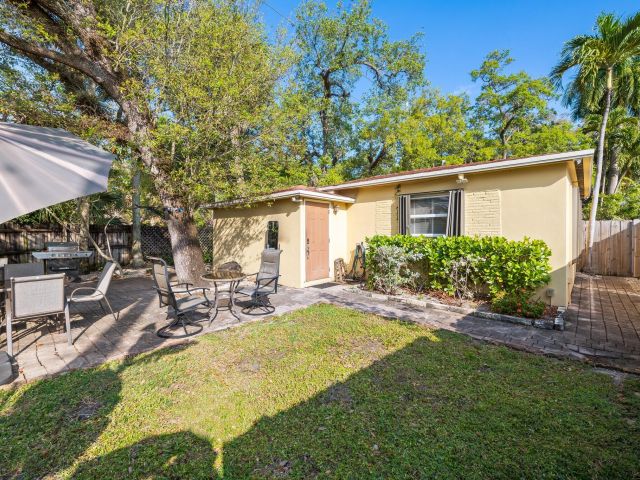Home for sale at 1140 SW 9th Avenue - photo 6687552