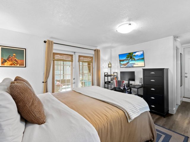 Home for sale at 1140 SW 9th Avenue - photo 6687555