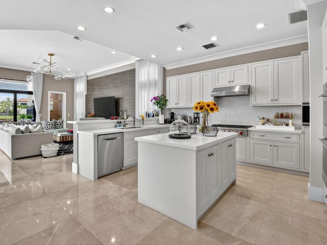 Home for rent at 16892 Strasbourg Lane - photo 6676764