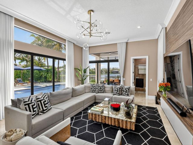 Home for rent at 16892 Strasbourg Lane - photo 6676766