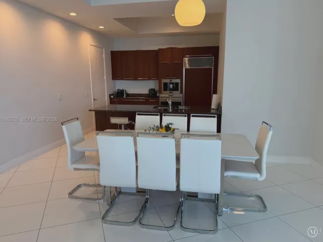 3-bedroom condo for rent in Sunny Isles Beach - 15901 Collins Ave 3907 - MondialRealty