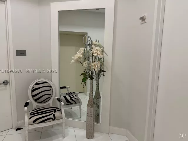 3-bedroom condo for rent in Sunny Isles Beach - 15901 Collins Ave 3907 - MondialRealty