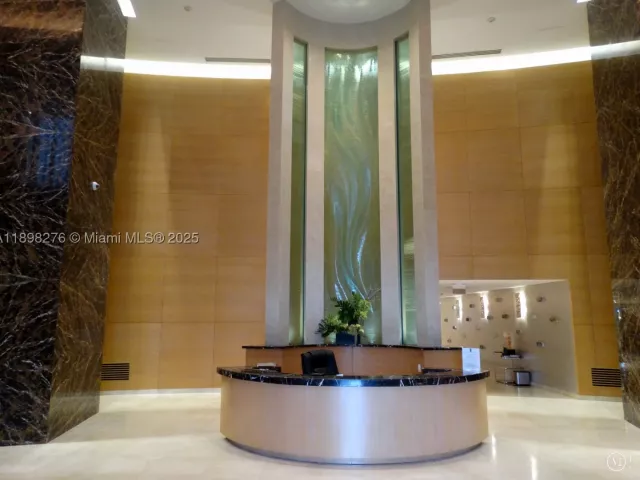 3-bedroom condo for rent in Sunny Isles Beach - 15901 Collins Ave 3907 - MondialRealty