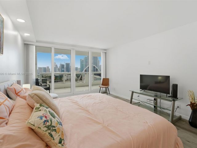 Apartment for rent  Unit #A-2655 - photo 6679342