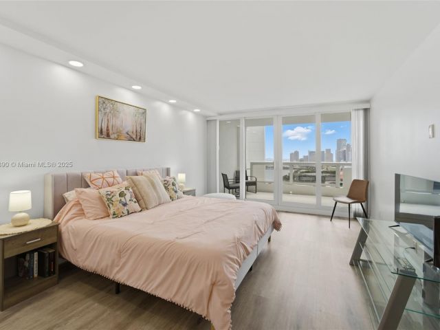 Apartment for rent  Unit #A-2655 - photo 6679343