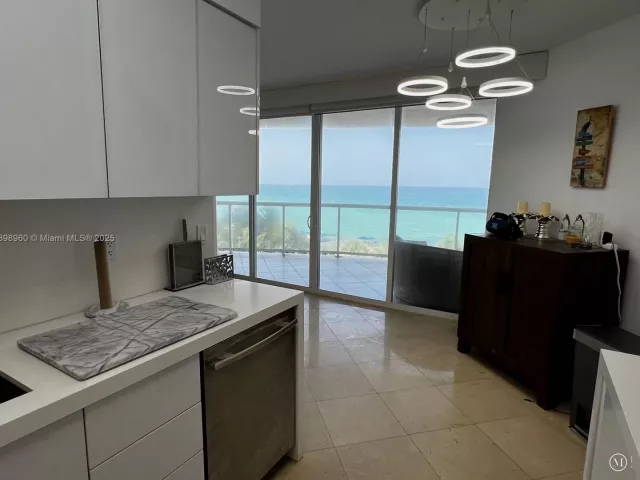 Apartment for rent  Unit #402 - photo 6679533