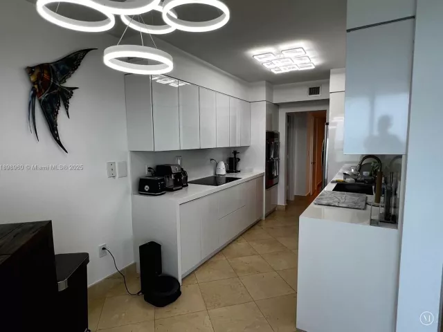 Apartment for rent  Unit #402 - photo 6679534