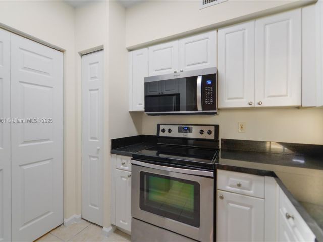 Apartment for sale  Unit #1614 - photo 6751735