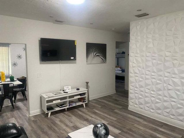 Home for rent at 538 SW 7th Street - photo 6680878