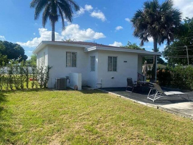 Home for rent at 538 SW 7th Street - photo 6680880