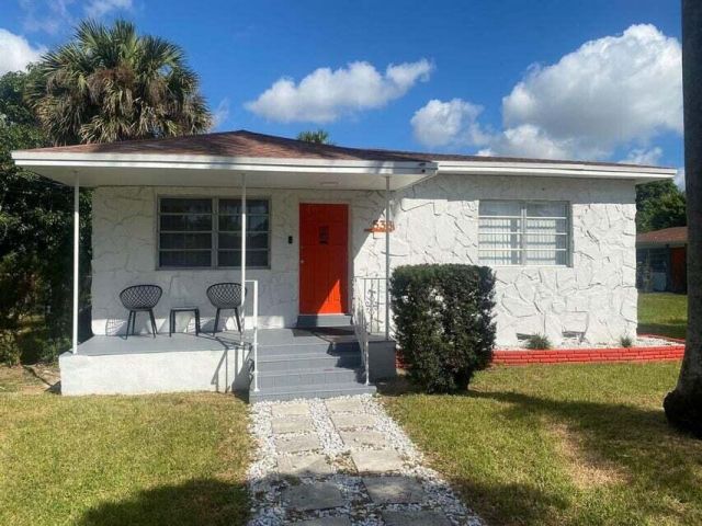 Home for rent at 538 SW 7th Street - photo 6680882