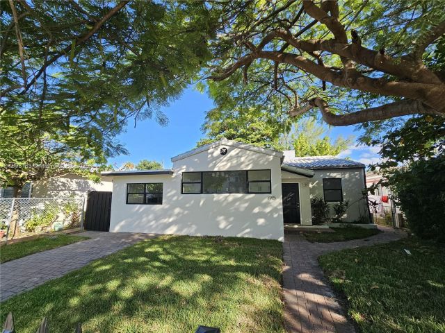 Home for sale at 1915 Normandy Drive - photo 7468451