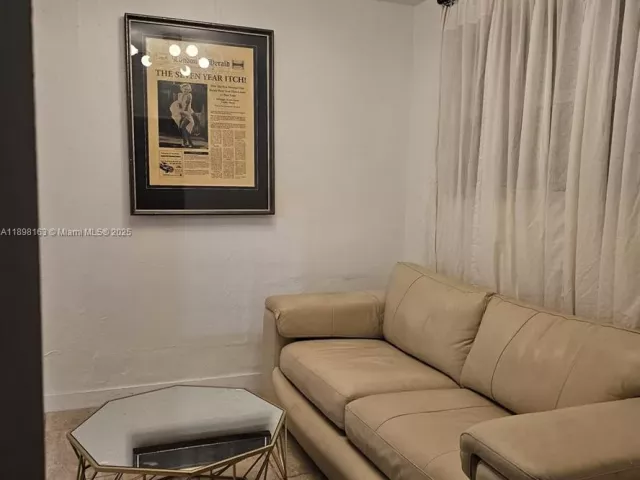 3-bedroom home for sale in Miami Beach - 1915 Normandy Drive - MondialRealty