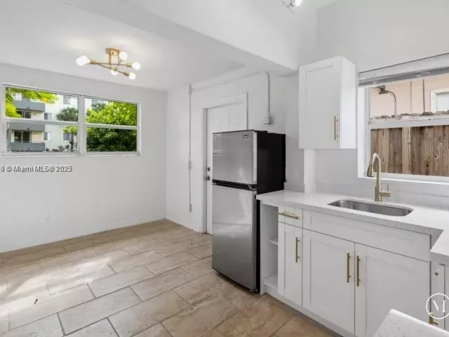 3-bedroom home for sale in Miami Beach - 1915 Normandy Drive - MondialRealty