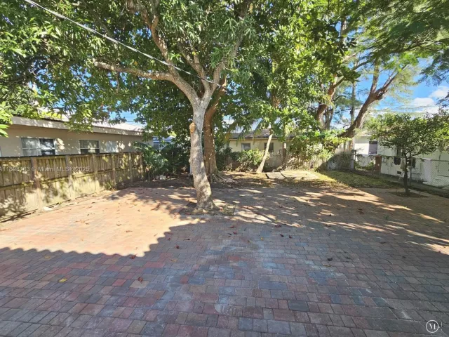 3-bedroom home for sale in Miami Beach - 1915 Normandy Drive - MondialRealty