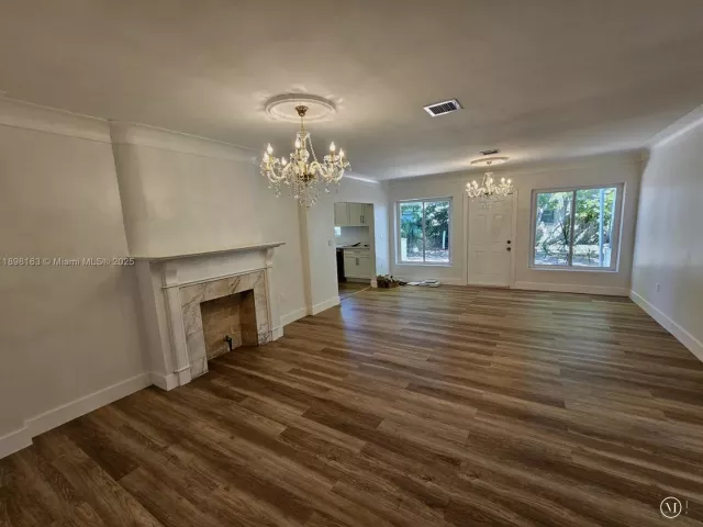 3-bedroom home for sale in Miami Beach - 1915 Normandy Drive - MondialRealty