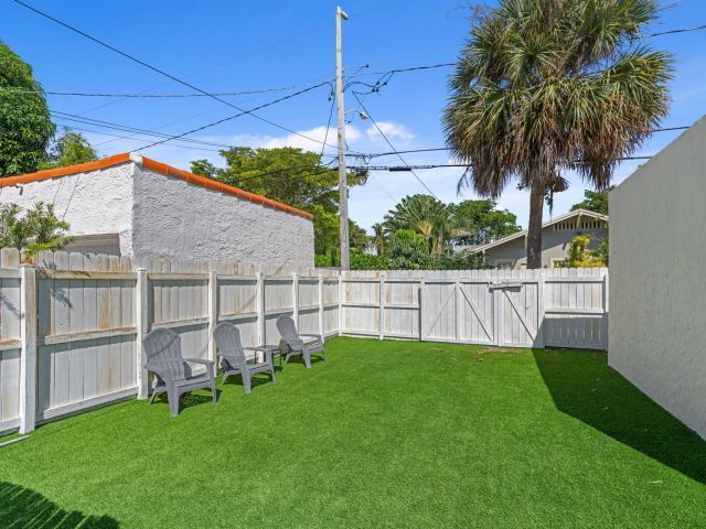 Home for sale at 419 30th Street - photo 6728769