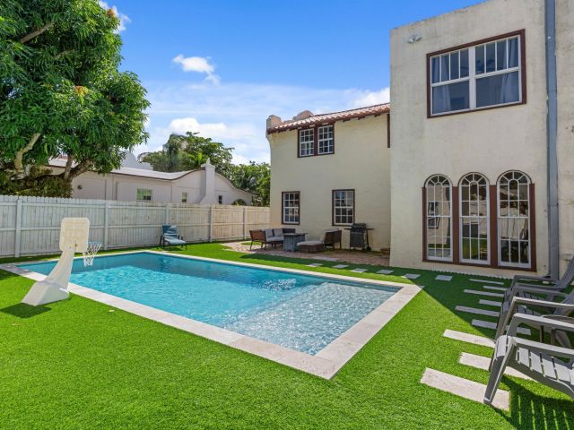 Home for sale at 419 30th Street - photo 6728771