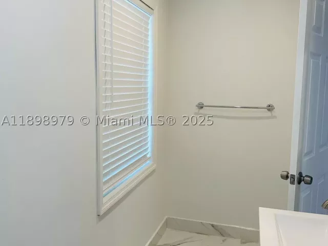 3-bedroom home for sale in Miami - 17926 SW 104th Ave - MondialRealty