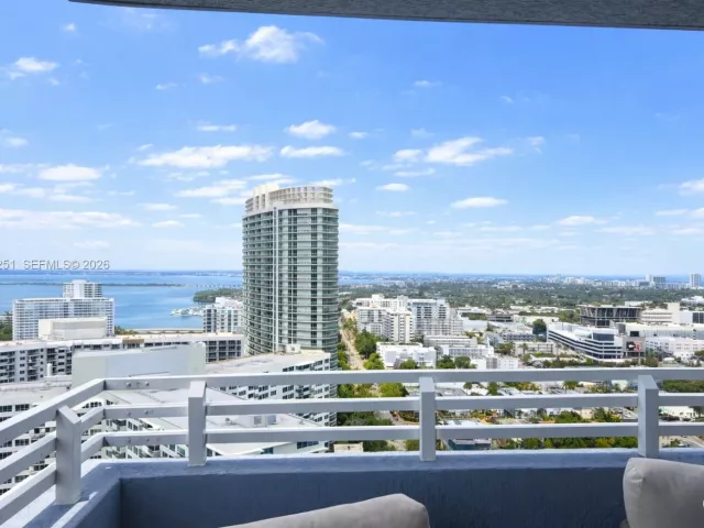 2-bedroom condo for sale in Miami Beach - 1330 West Ave 2601 - MondialRealty