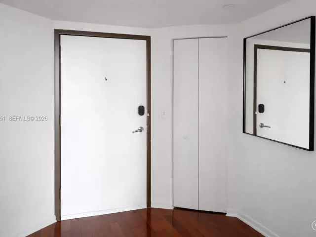 2-bedroom condo for sale in Miami Beach - 1330 West Ave 2601 - MondialRealty