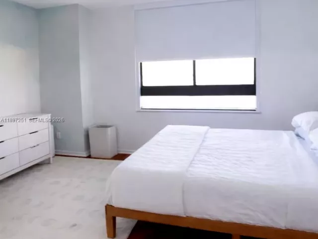 2-bedroom condo for sale in Miami Beach - 1330 West Ave 2601 - MondialRealty