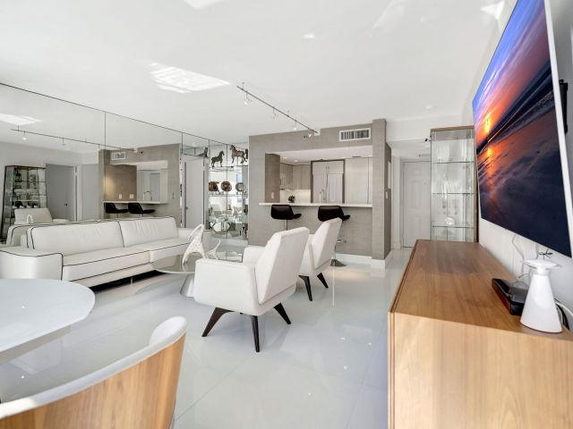 Apartment for sale  Unit #919 - photo 6681639