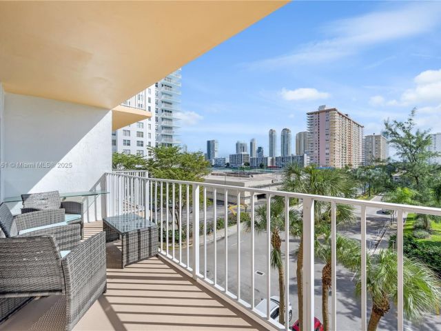 Apartment for sale  Unit #511 - photo 6679296