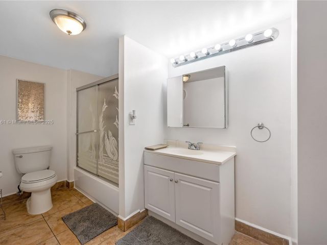 Apartment for sale  Unit #511 - photo 6679298