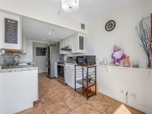 Apartment for sale  Unit #511 - photo 6679306